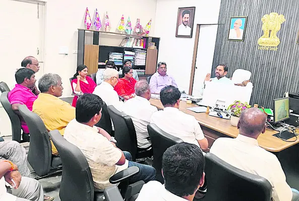 బ్యాంక్ గ్యారంటీలు ఇవ్వాలి