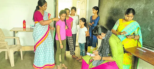 కొందరికే కుట్టు పని..!