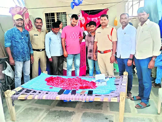 వ్యభిచార ముఠా గుట్టు రట్టు