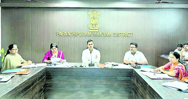 వర్మీ కంపోస్టుతయారీ జరగాలి