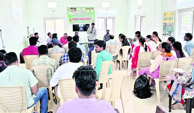 పండ్ల తోటల్లో డ్రోన్ సర్వే