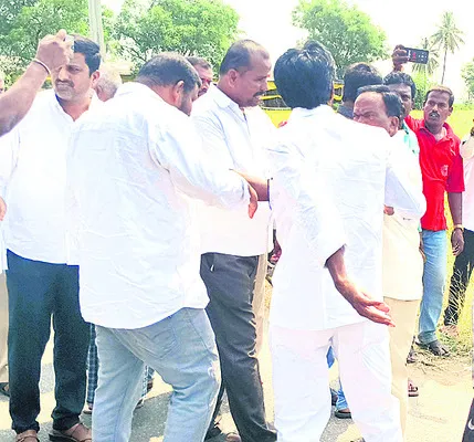 ప్రొటోకాల్‌  వివాదంతో ఉద్రిక్తత