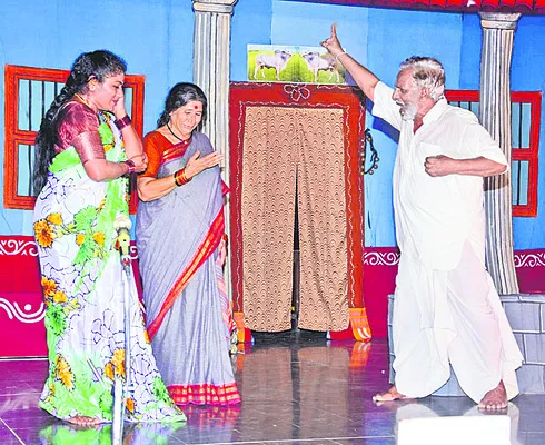 రైతుల దుస్థితిని కళ్లకు కట్టిన ‘అన్నదాత’ 