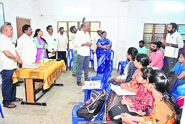 విద్య, ఉపాధి కల్పనకు చర్యలు