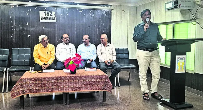 తప్పులకు ఎంఈఓలు, హెచ్ఎంలదే బాధ్యత