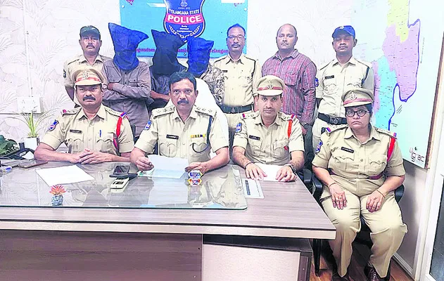 గంజాయి రవాణా.. ముగ్గురు అరెస్ట్