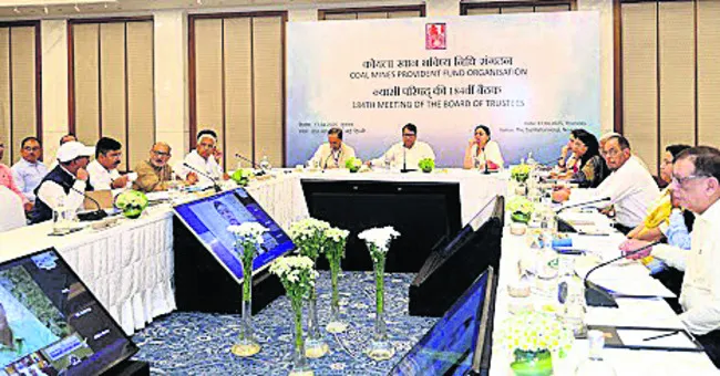 కనీస పింఛన్ రూ.5 వేలు చెల్లించాలి