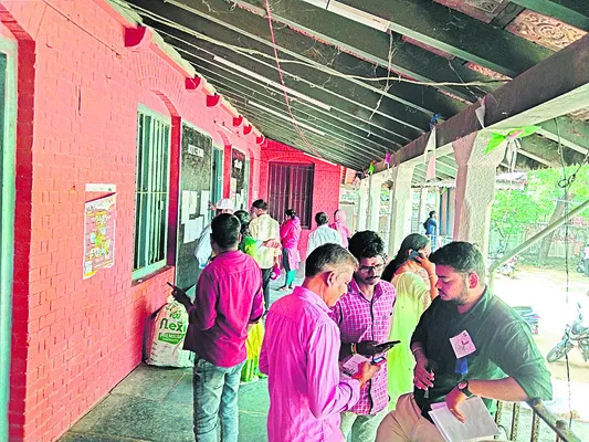 చిన్నపనైనా.. చేయి తడపాల్సిందే!