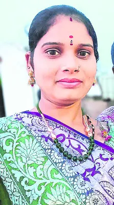 అత్తతో గొడవపడి వెళ్లిపోయిన కోడలు 