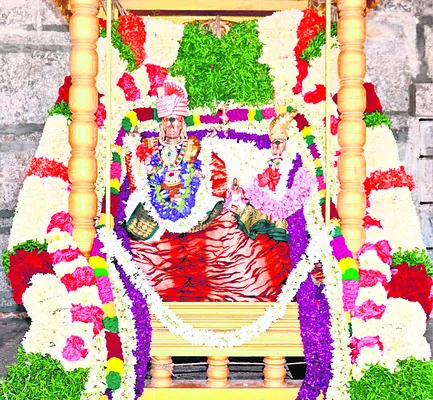 ధ్వజారోహణంతో పంగుణి ఉత్సవాలు ప్రారంభం 