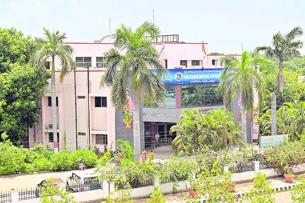 ఆర్థిక సంఘం గ్రాంట్స్‌కు అర్హత 