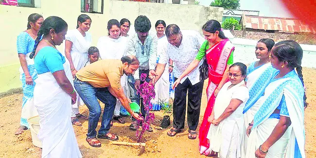 సాధారణ ప్రసవాలను ప్రోత్సహించాలి