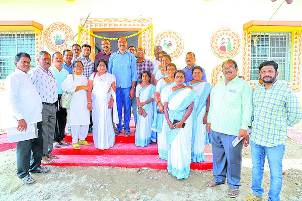 పల్లె దవాఖానాలతో నిరుపేదలకు వైద్యసేవలు