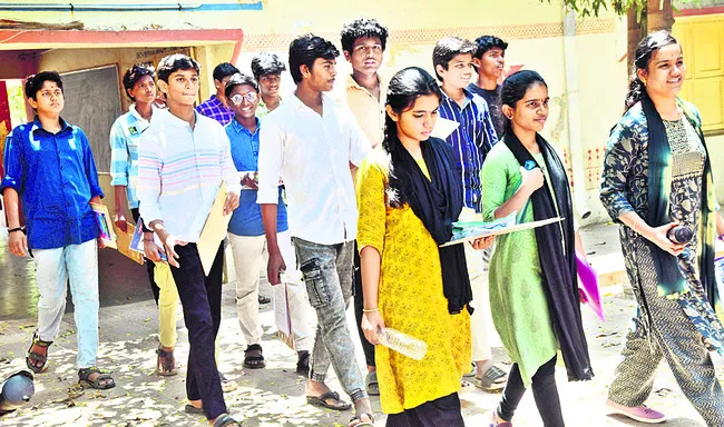 హమ్మయ్య.. అయిపోయాయ్‌! 