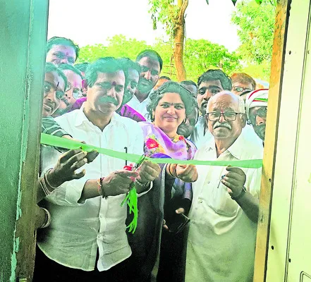 అర్హులకు రేషన్‌ కార్డులు అందిస్తాం