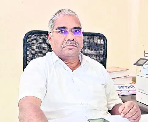 పన్నుల వసూళ్లలో నర్సీపట్నం టాప్‌ 