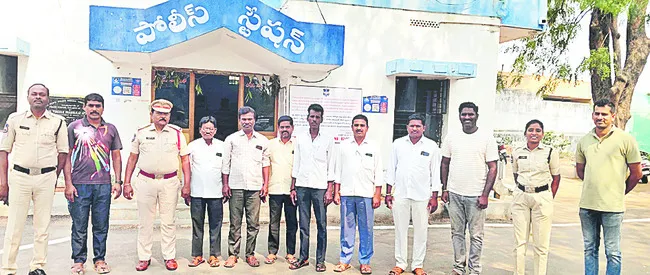 హెచ్‌సీయూ భూములు కాపాడండి