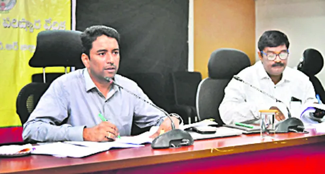 సత్వరమే పారిశ్రామిక అనుమతులు