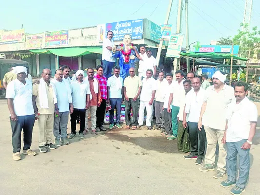 ఎమ్మెల్సీ శ్రీపాల్‌రెడ్డి విజయంతో పాదయాత్ర