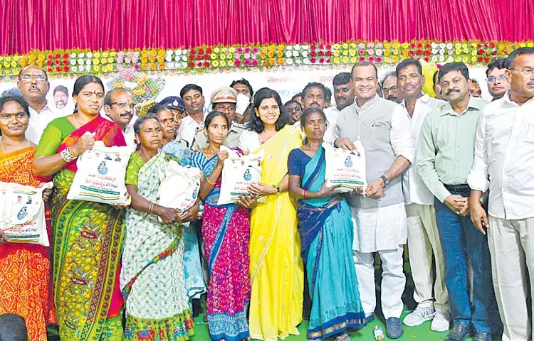 Distribution of sorghum rice begins in Bhuvanagiri and Nalgonda districts