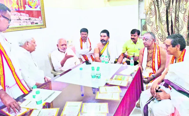 ఉన్నత లక్ష్యాలతో  ముందుకు సాగాలి 
