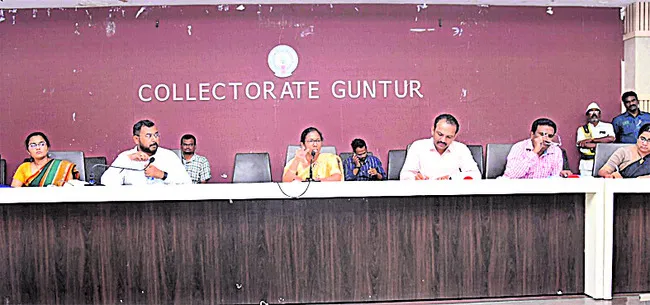భూ సమస్యలు త్వరగా పరిష్కరించాలి