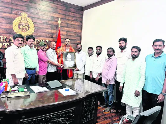 ఎస్పీకి ఘన సన్మానం