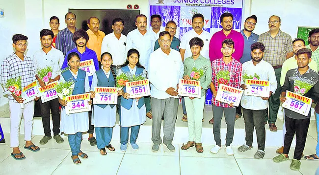 జేఈఈ మెయిన్‌ ఫలితాల్లో ట్రినిటీ సత్తా 