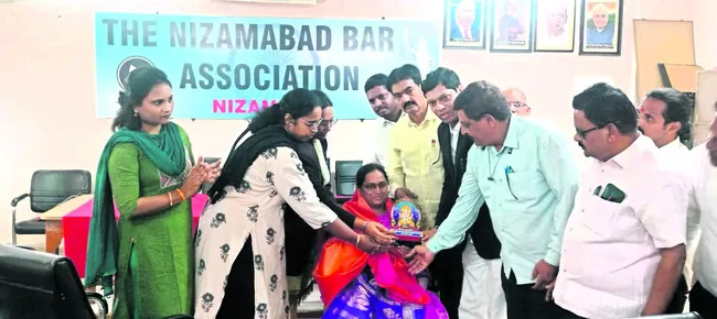 న్యాయవాదుల సహకారం మరువలేనిది 