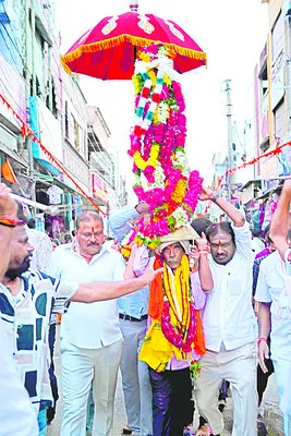 కనుల పండువగా రథోత్సవం