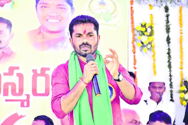 మాట నిలుపుకున్న సీఎం..