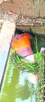 ఉక్కు కేబీఆర్లో మహిళ మృతదేహం లభ్యం