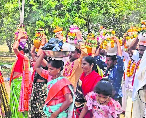 ఘనంగా పెద్దమ్మ తల్లి బోనాల పండగ