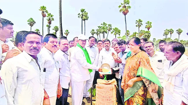 కాంగ్రెస్‌ ప్రభుత్వం రైతు పక్షపాతి 