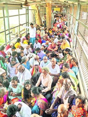 క్షేత్రం..జన సంద్రం