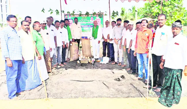 ‘ప్రతి గింజను కొనుగోలు చేస్తాం’