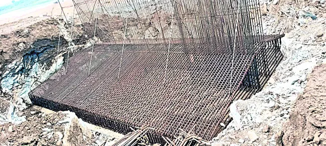 వేగవంతంగా మాదిపాడు బ్రిడ్జి నిర్మాణం 