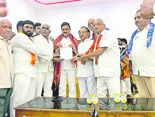 మల్లాంలో దళితుల సాంఘిక బహిష్కరణ దారుణం