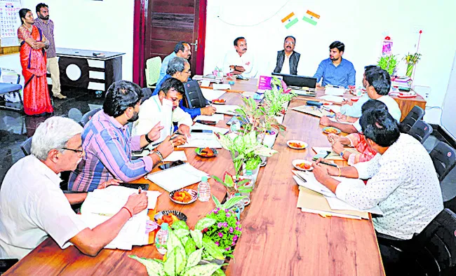 జాతీయ రహదారుల నిర్మాణాలను త్వరగా పూర్తి చేయండి 