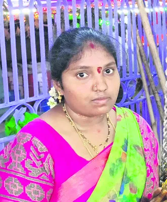 నీటి సంపులో దూకి వివాహిత ఆత్మహత్య