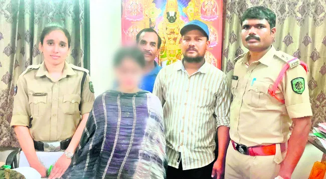 నేపాల్లో మిస్సయిన యువతి తుంగ్లాంలో ప్రత్యక్షం