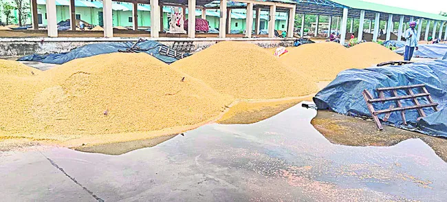 ముంచెత్తిన వాన..