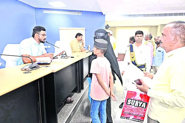 వినతులు వెంటనే పరిష్కరించాలి