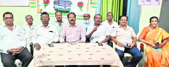 ఆర్టీసీ విశ్రాంత ఉద్యోగుల బకాయిలు చెల్లించాలి