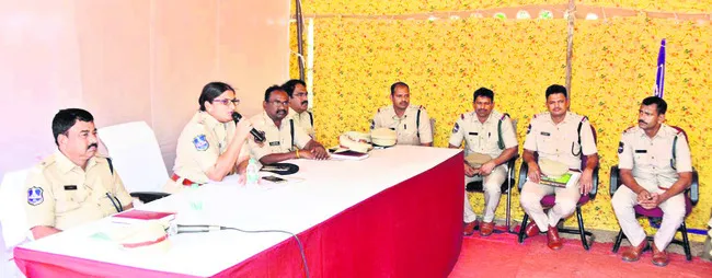 హోంగార్డుల విధులపై ప్రత్యేక దృష్టి