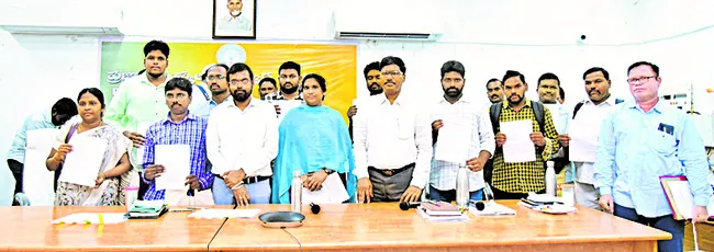 అంకితభావంతో విధులు నిర్వర్తించాలి