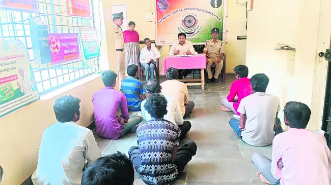 ఖైదీలు సత్ప్రవర్తనతో మెలగాలి 