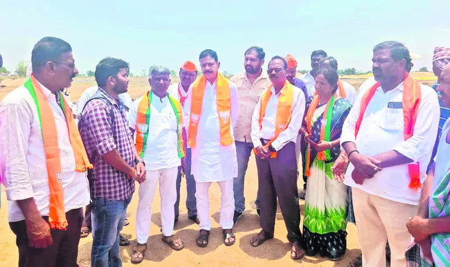 అకాల వర్షాలతో రైతులకు తీవ్రనష్టం