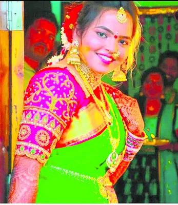 పండంటి బిడ్డకు జన్మనిచ్చి..