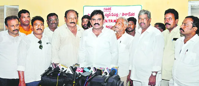 పొగాకు రైతులను ఆదుకోవాలి
